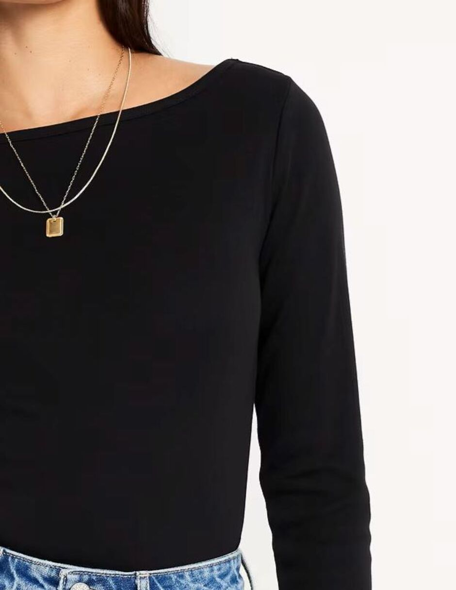 Playera manga larga cuello ojal para mujer 3